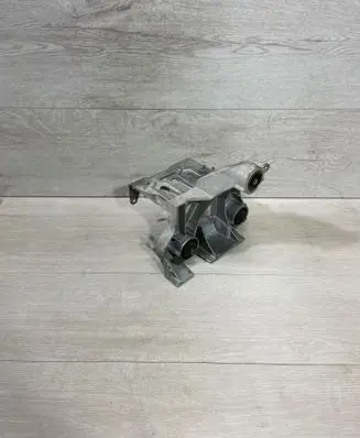 Tesla Model 3 A/C compressor mount bracket 150069600B 21283000424 150644300d
