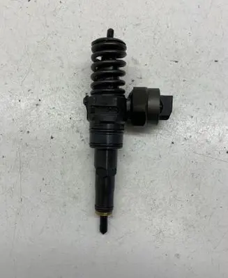 Volkswagen PASSAT B5 Fuel injector 038130073F 0414720007