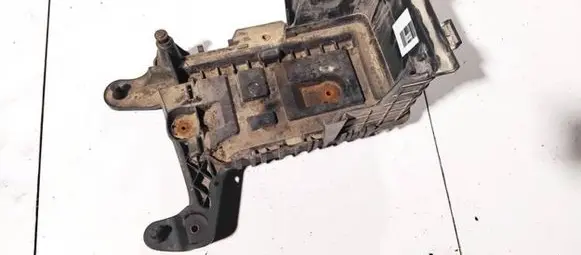 Skoda Octavia Mk2 (1Z) Battery box tray 1k0915333