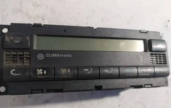Volkswagen PASSAT B5 Climate control unit 3B1907044