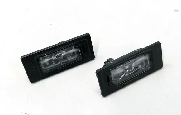Volkswagen PASSAT B8 USA Number plate light 5NA943021