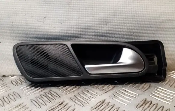 Volkswagen Tiguan Rear door interior handle 5N0839198