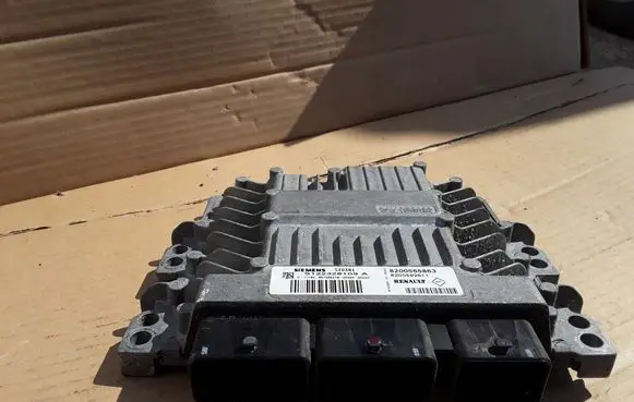 Renault Megane II Engine control unit/module S122326109