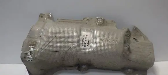 Opel Vivaro Exhaust heat shield 747610105R