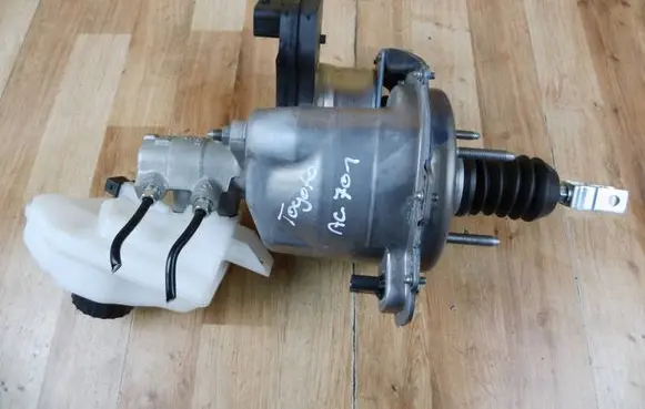 Toyota Yaris XP210 Hydraulic servotronic pressure valve 472100D080 0204856669