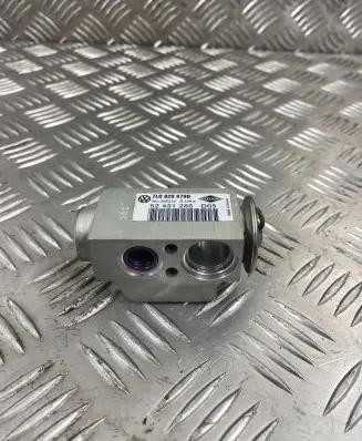 Audi Q7 4L Air conditioning (A/C) expansion valve 7L0820679D 328310 52431285