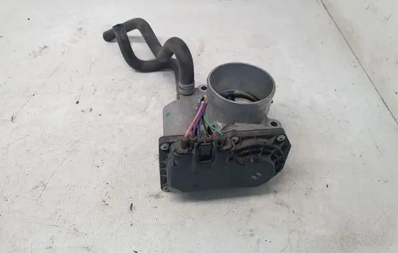 Toyota Auris E180 Throttle valve 220300T110
