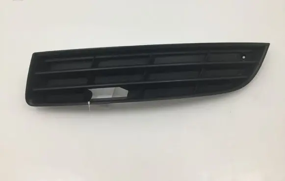 Volkswagen PASSAT B6 Front bumper lower grill 3C0853665