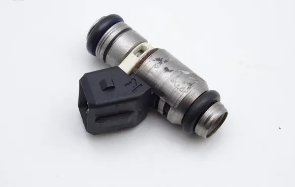 Fiat Panda II Fuel injector IWP095