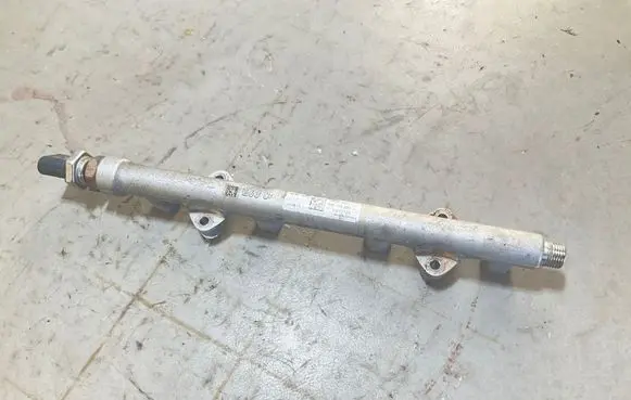 Volkswagen Golf VII Fuel main line pipe 05E133320 00001724