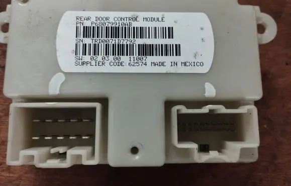 Chrysler Town & Country V Door control unit/module P68079910AB