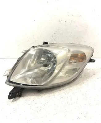 Toyota Yaris Headlight/headlamp 811100D120 89900736