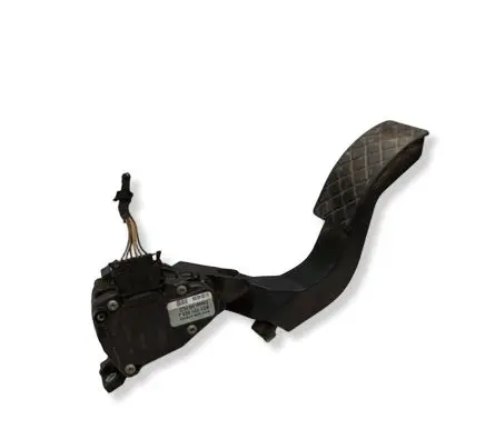 Volkswagen PASSAT B5.5 Accelerator throttle pedal 8D1721523J 6PV00837603