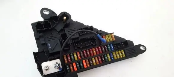 BMW 5 E60 E61 Fuse box set 913883001