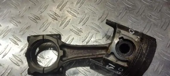 Opel Astra G Piston with connecting rod
