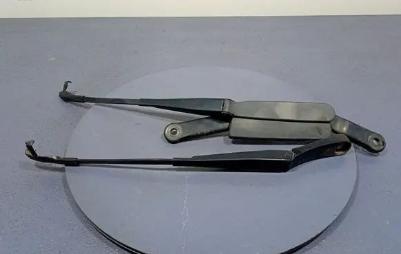 Volkswagen Touareg II Front wiper blade arm 7P0955409B