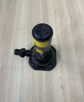 Toyota Hilux (AN10, AN20, AN30) Lift Jack 091110K060