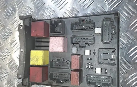 Renault Laguna II Comfort/convenience module 8200004201E 8200447434 PBAJ