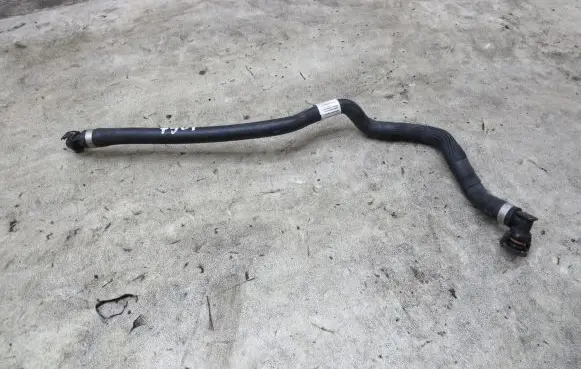 BMW 7 F01 F02 F03 F04 Engine coolant pipe/hose 8647299-02