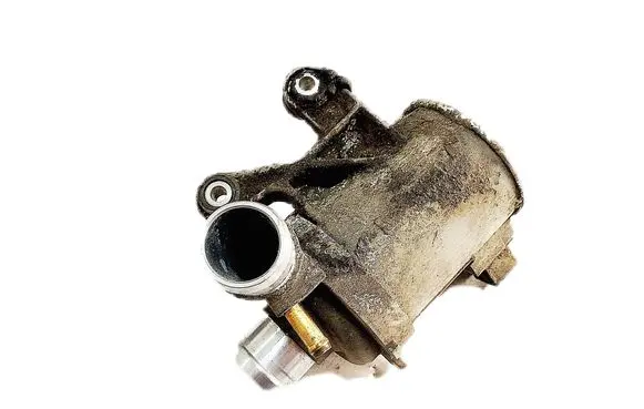 Mercedes-Benz C W205 Water pump A2742000107
