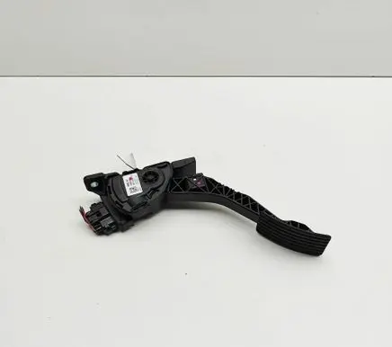 Mitsubishi L200 Accelerator throttle pedal 1600A149