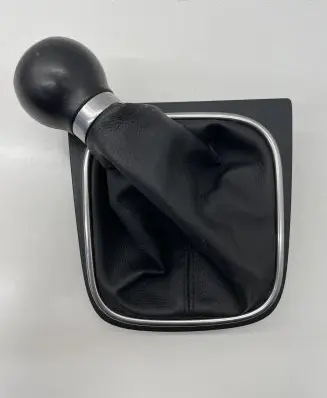 Volkswagen Jetta V Gear lever shifter trim leather/knob 1K0711113BJ