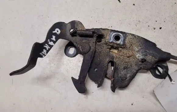 Nissan Qashqai Engine bonnet/hood lock/catch