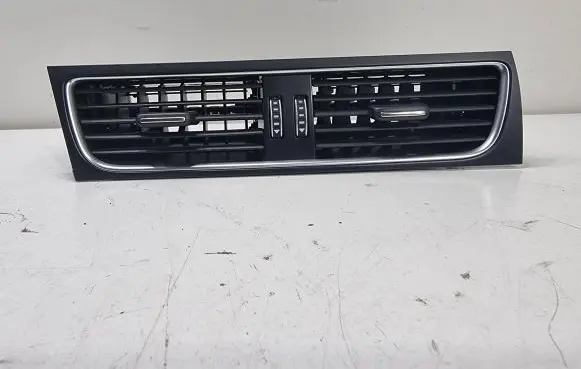 Audi A5 Sportback 8TA Dash center air vent grill 8T1820951E