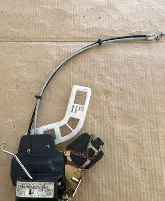 KIA Sportage Rear door lock 814201F010