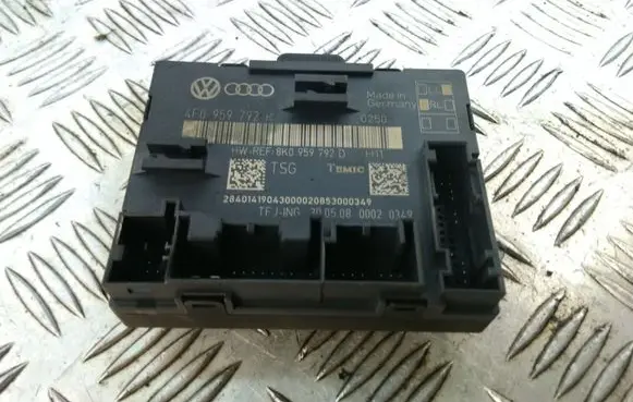 Audi Q7 4L Door control unit/module 8K0959792D