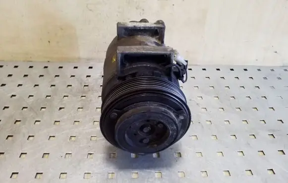 Volvo XC70 Air conditioning (A/C) compressor (pump) 8708581 30761388