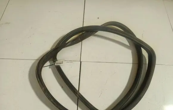 Rubber seal rear door