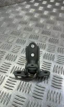 KIA Sportage Front door lower hinge 