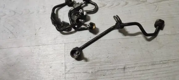 Audi TT TTS Mk2 Fuel injector supply line/pipe 