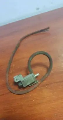 BMW 3 E92 E93 Vacuum valve 7537612