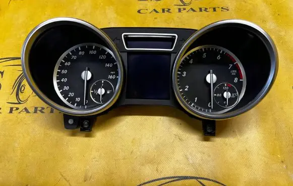 Mercedes-Benz GL X166 Speedometer (instrument cluster) A1669003406