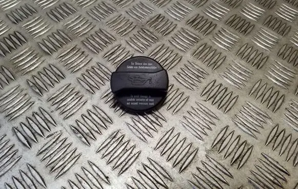 Audi A6 S6 C5 4B Oil filler cap 026103485