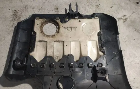 Volkswagen PASSAT B6 Engine cover (trim) 03G103925BJ