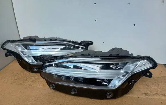 Volvo XC90 Headlights/headlamps set 32228694