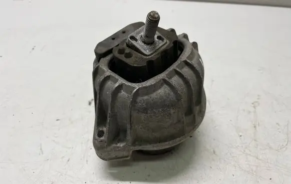 BMW 3 E90 E91 Engine mount bracket 6773743