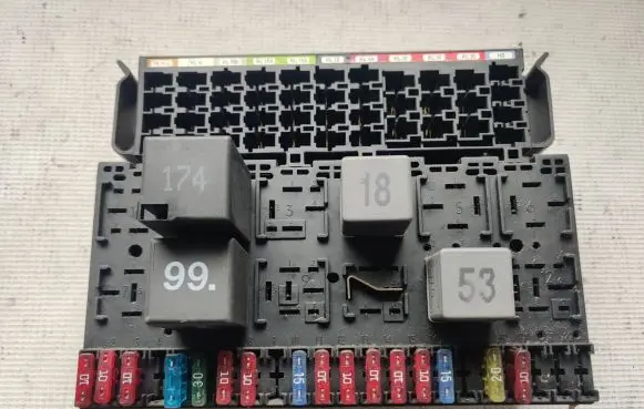 Volkswagen Transporter - Caravelle T4 Fuse box set 357937039