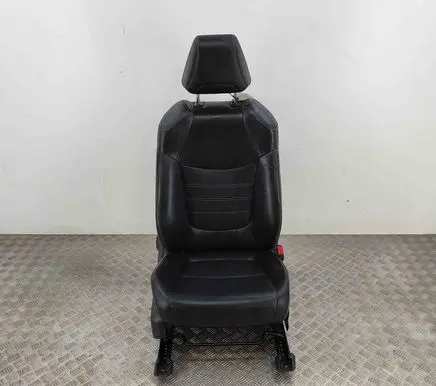 Toyota RAV 4 (XA50) Front passenger seat 7201042330