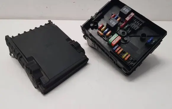 Volkswagen Scirocco Fuse box set 1K0937629A 1K0937125D 1K0937132F