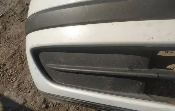 Renault Laguna II Front bumper lower grill