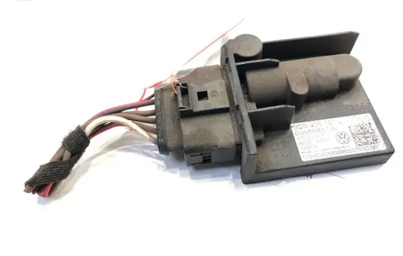 Volkswagen Golf VII Other control units/modules 5Q0906121L