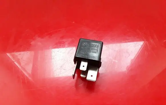 Volkswagen Golf V Other relay 1K0951253A V23134J52X430