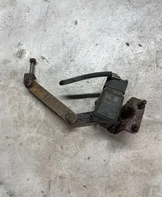 Mercedes-Benz E W211 Front height sensor lever A0105427617