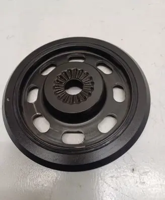 Volkswagen PASSAT B8 Crankshaft pulley 04E105243K