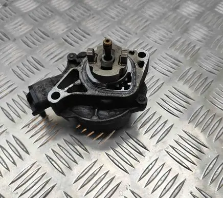 Jaguar XJ X351 Vacuum pump 8W932A451DA
