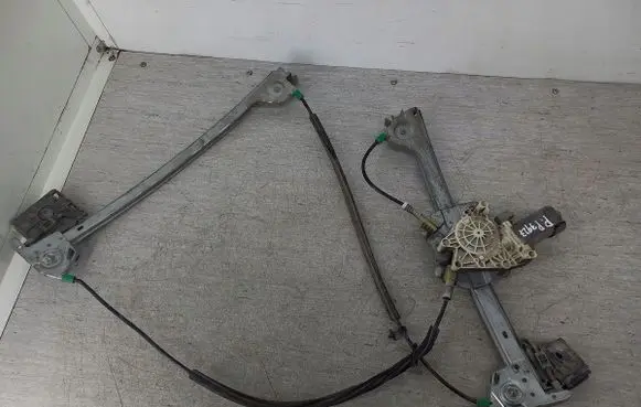 Peugeot 206 CC Front door window regulator with motor 